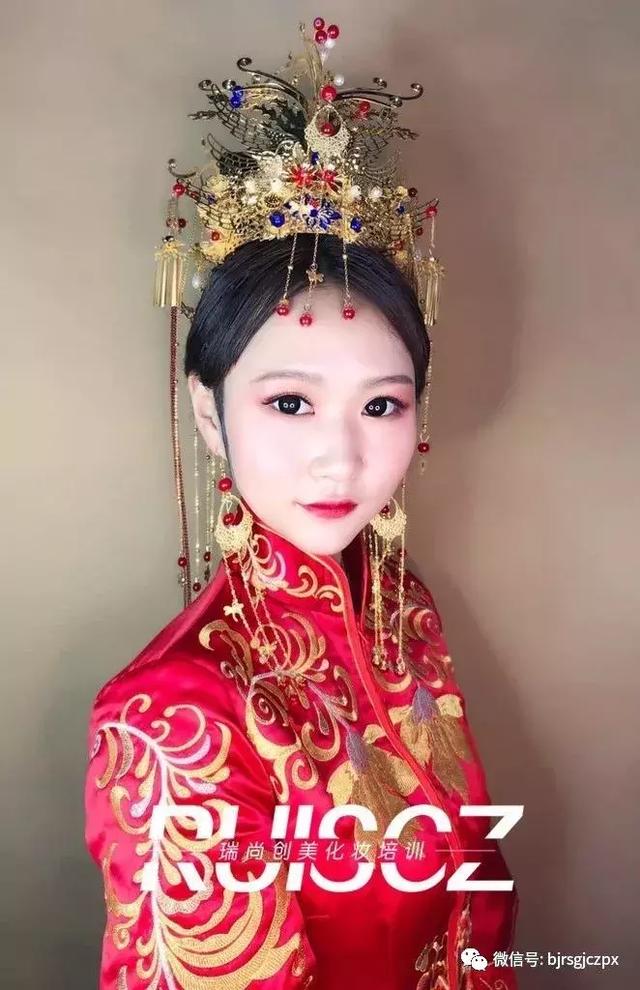 學員月考作品欣賞：不同風格的新娘造型